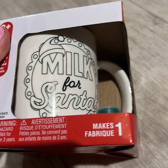 NWT Color-In Mug Kit - Milk for Santa Mug - Kids Christmas Crafts - Holiday Gift - Picture 7 of 7